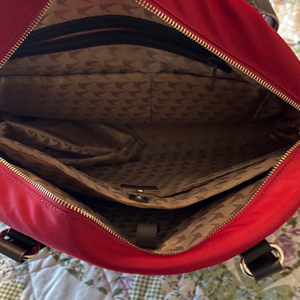 Lo & Son’s OG Shoulder Bag with Black Handles - Picture 3 of 10